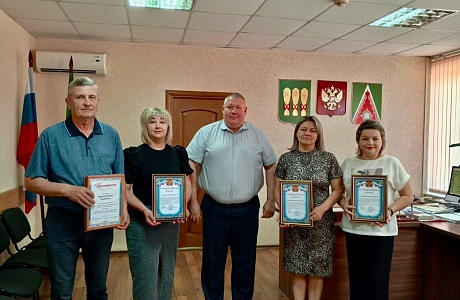Глава Камешкирского района Дмитрий Мануковский вручил Благодарственные письма 